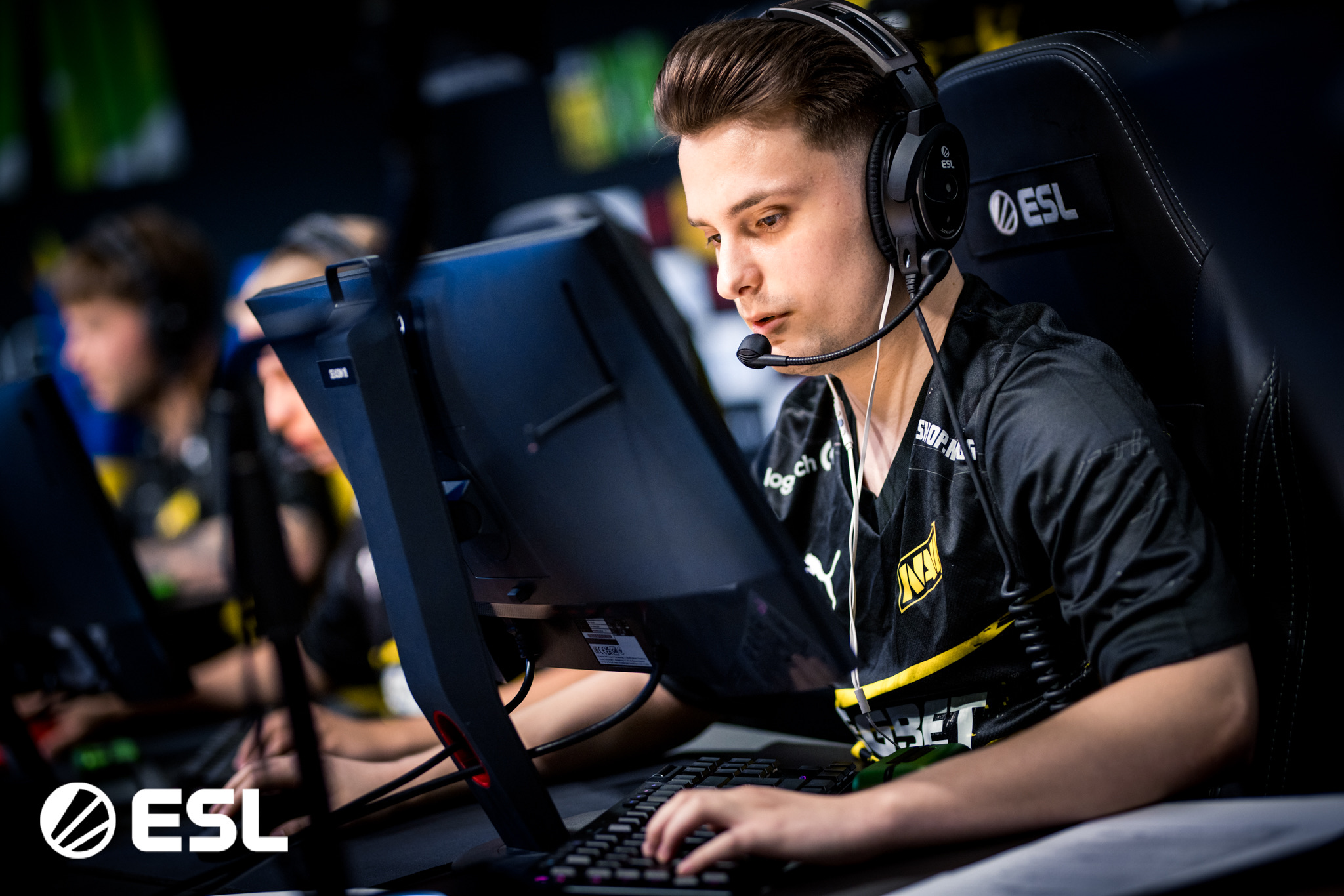 Navi E Mouz Garantem Presen A Na Final Da Esl Pro League Xviii