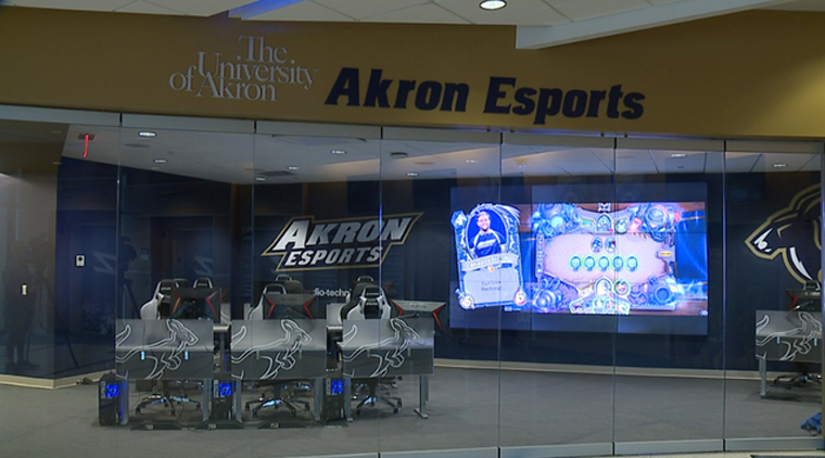 Imagem de Universidade de Akron com espaço dedicado a esports