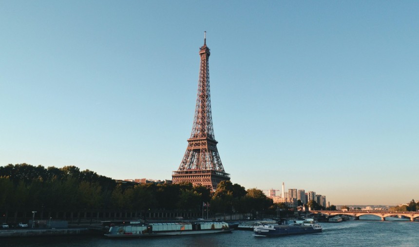 Paris Torre Eiffel BLAST