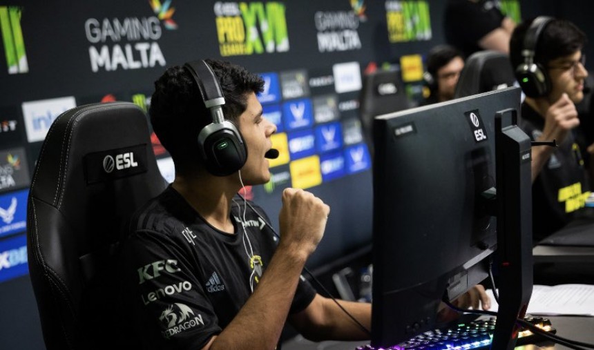 n9xtz vai ser treinado pelo português ner0 na Meta Gaming