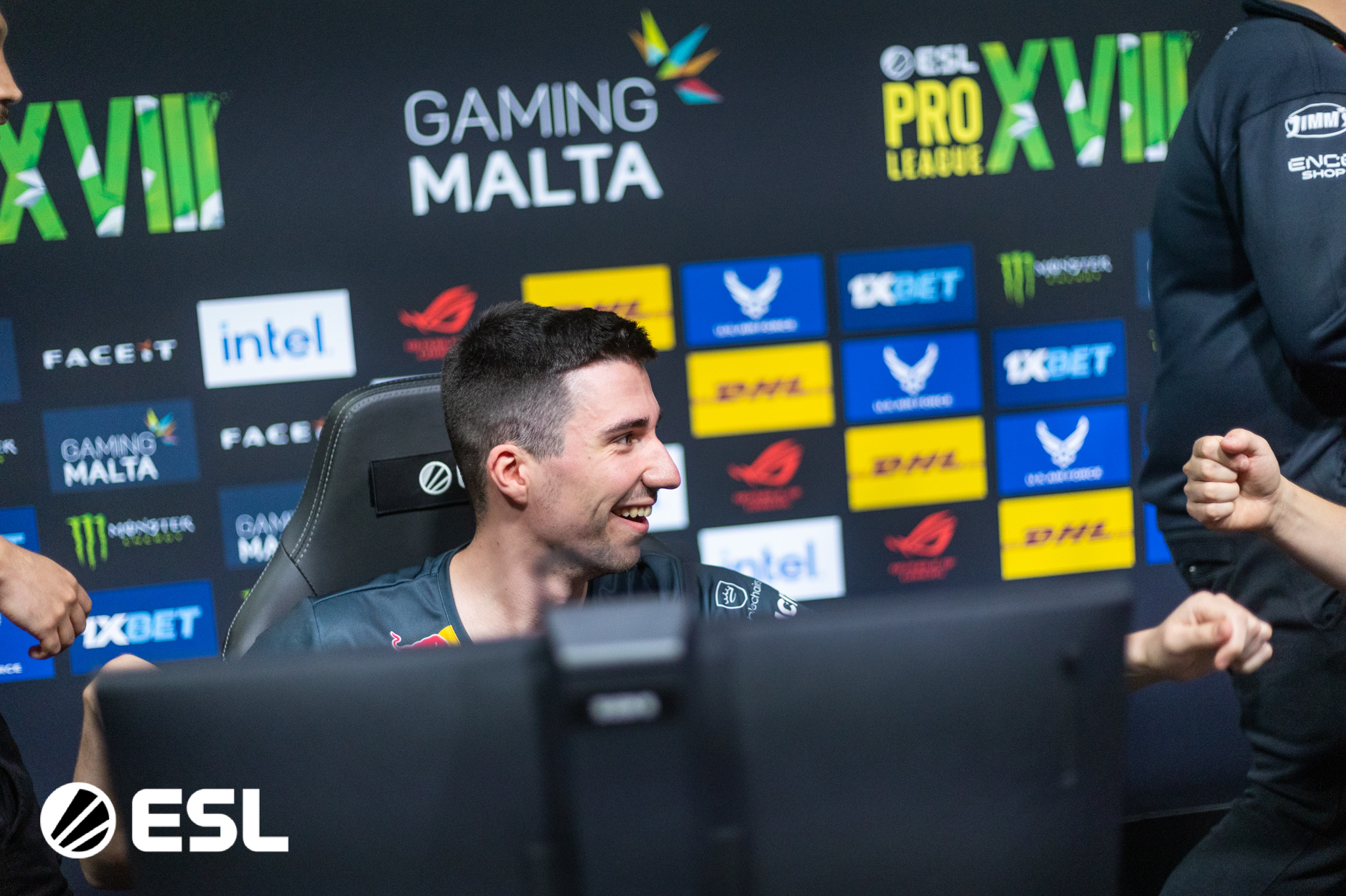 ENCE Segura Primeiro Lugar Do Grupo B Da ESL Pro League XVIII