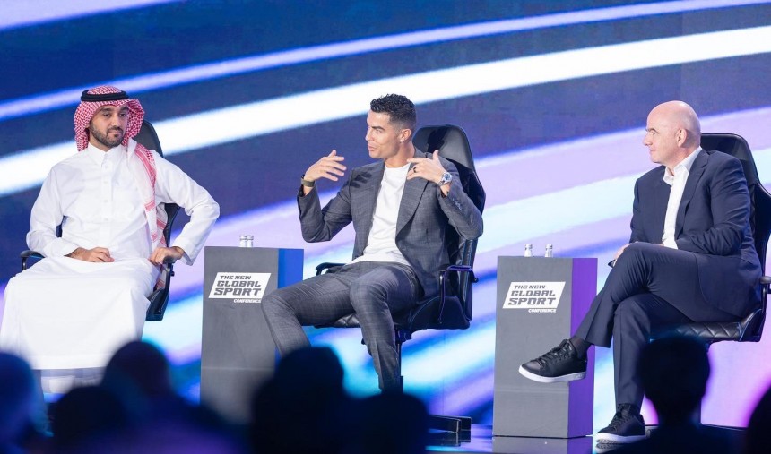 Cristiano Ronaldo discute o futuro do Campeonato do Mundo de Esports
