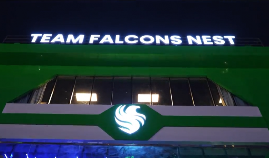 Falcons inaugura arena de esports aberta ao público na Arábia Saudita