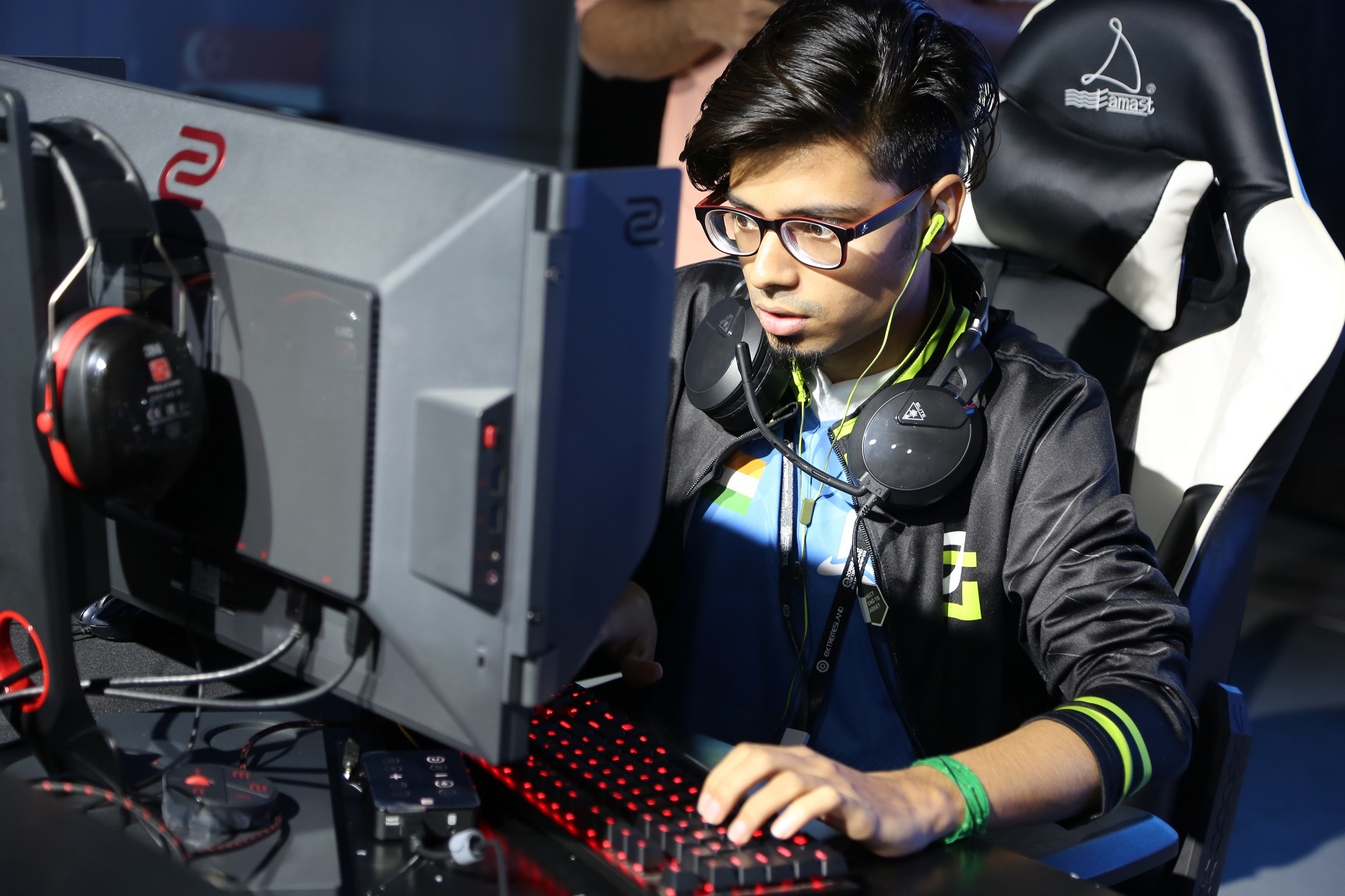 forsaken está livre: Cheater do Word.exe foi banido há cinco anos