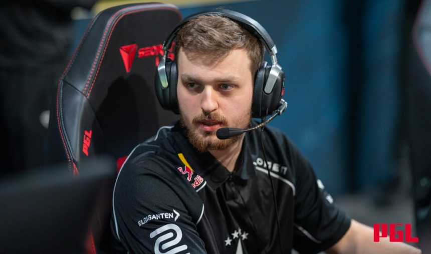 Imagem de Astralis segura Staehr com novo contrato