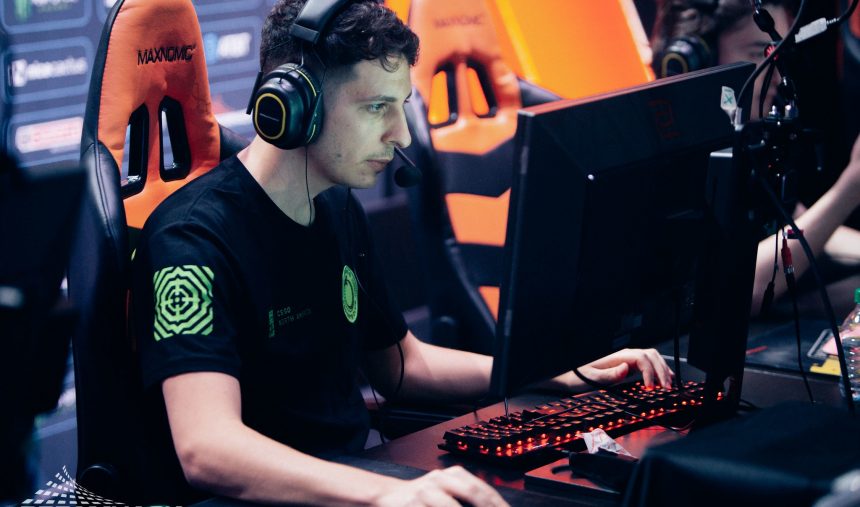 Imagem de Atleta português ao lado de steel no regresso à competição